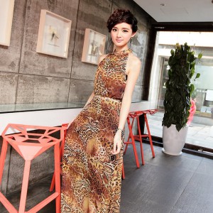 CHAN ISSUE seasonal dress look